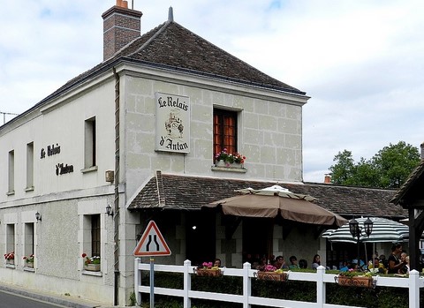 Lavardin Relais d'Antan côté terasse 